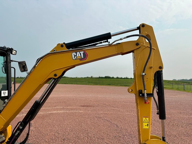 2020-caterpillar-303-image-32