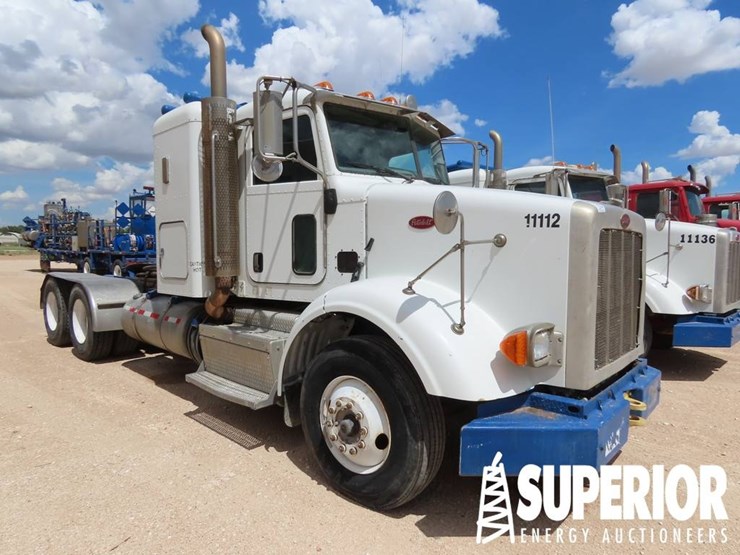 2012-peterbilt-365-image-1