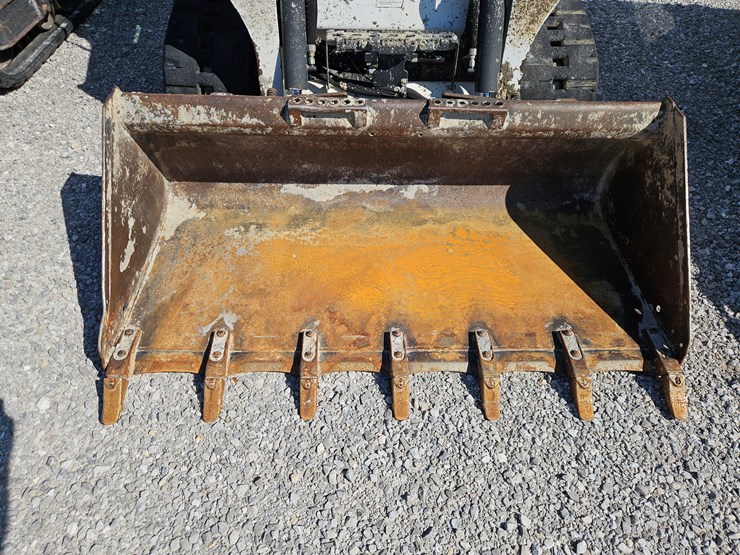 2015-bobcat-t590-image-3