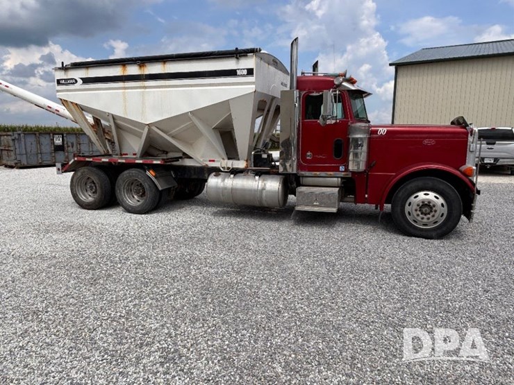 2000-peterbilt-379-image-3