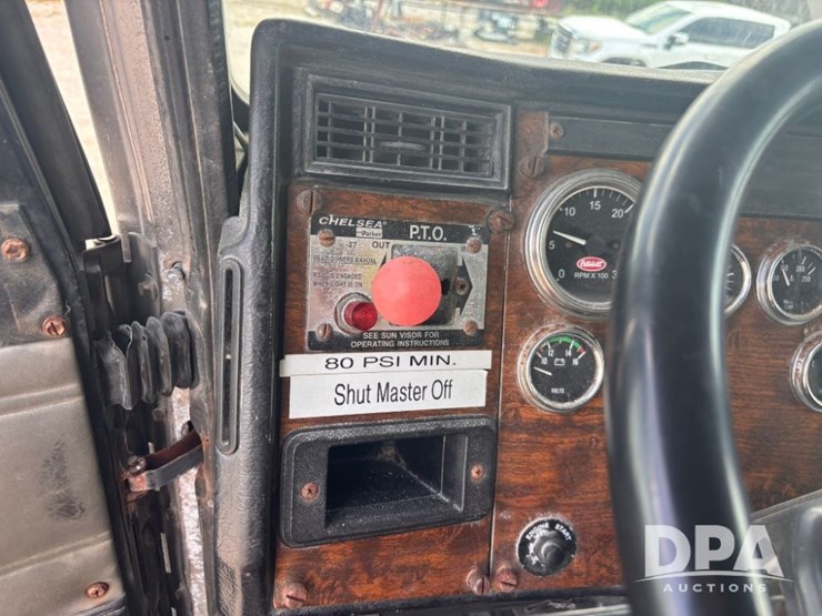 2000-peterbilt-357-image-95