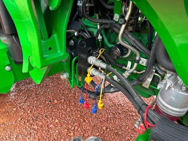2018-john-deere-4052r-image-30