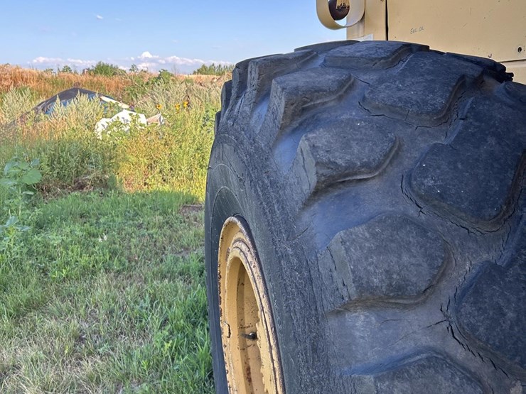 caterpillar-966-image-23