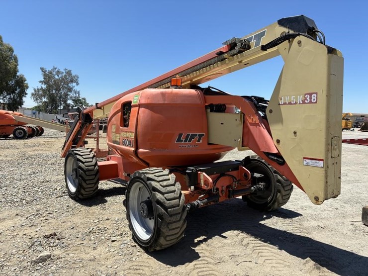 2013-jlg-600aj-image-4
