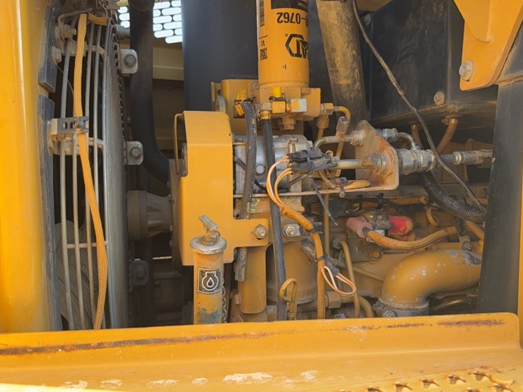 caterpillar-953c-image-11