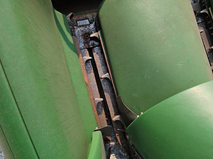 2011-john-deere-606c-image-11