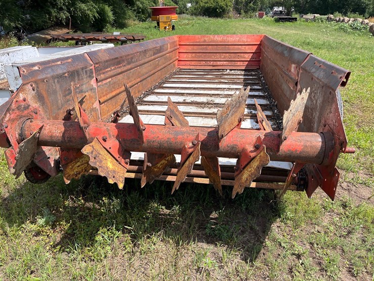 new-holland-791-image-15