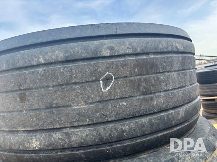 implement-tires-(dr11902)-image-4