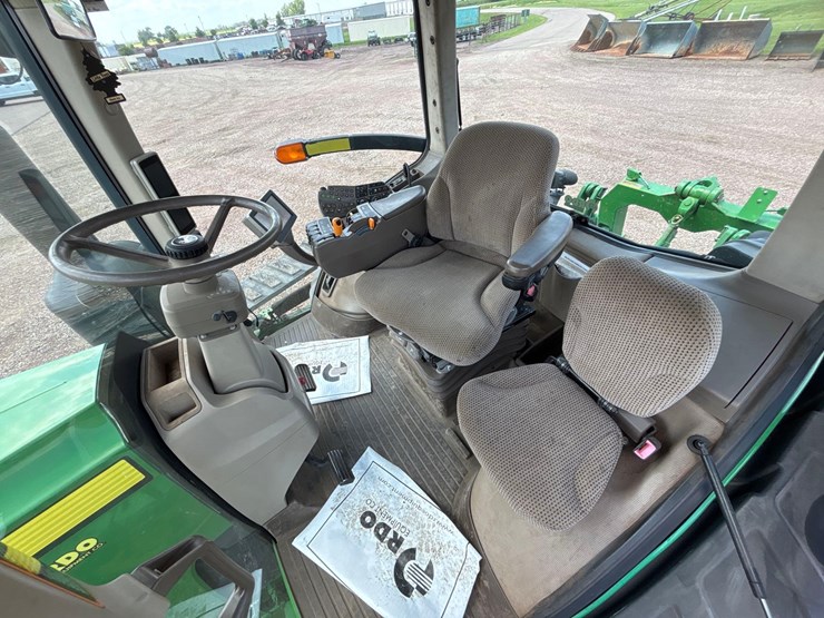 2014-john-deere-8335rt-image-40