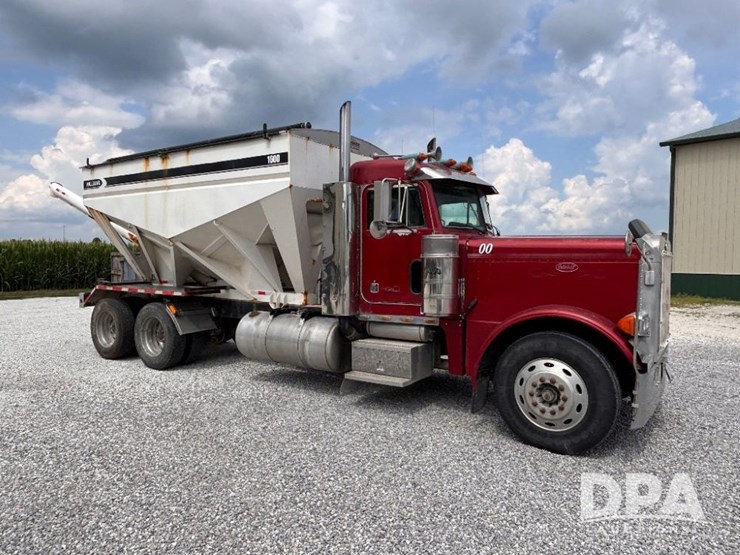 2000-peterbilt-379-image-2
