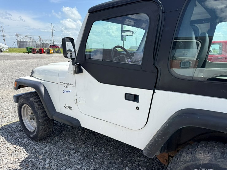 1997-jeep-wrangler-image-11