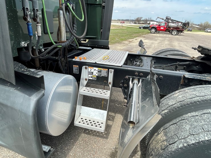 2018-kenworth-t680-image-17