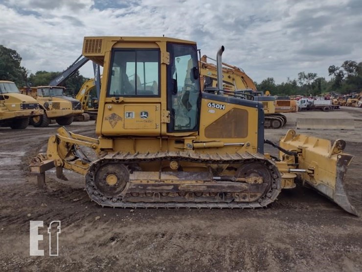 2004-deere-650h-xlt-image-3