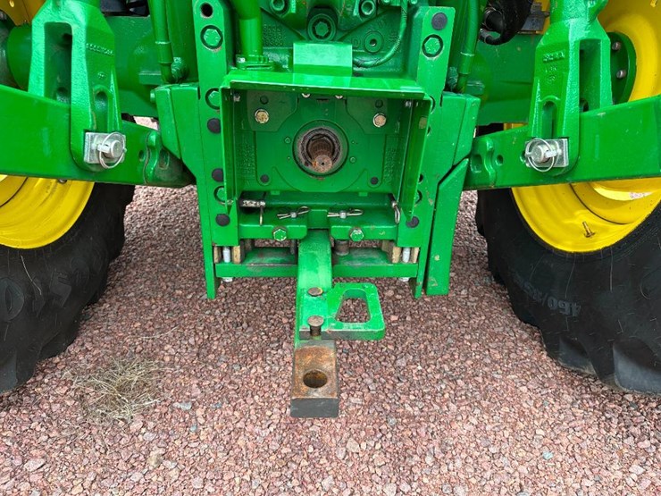 2014-john-deere-6115m-image-46