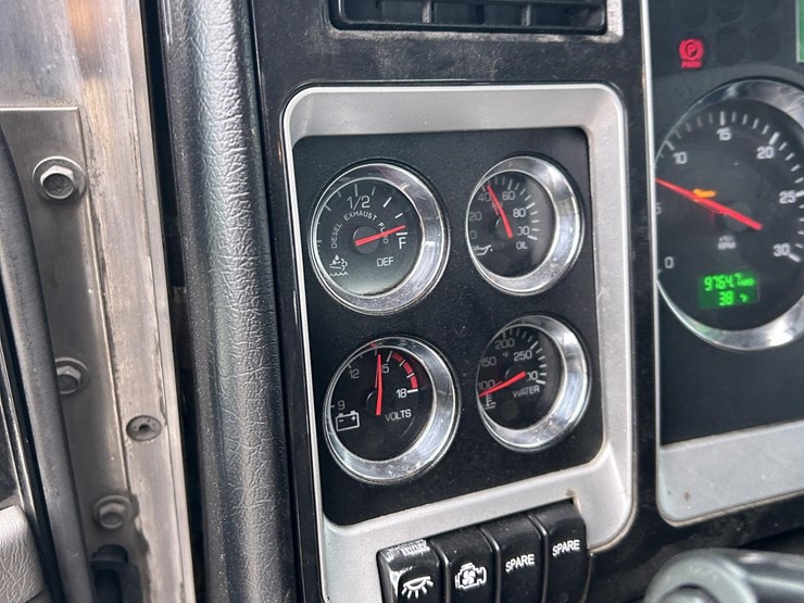2019-kenworth-t800-image-14