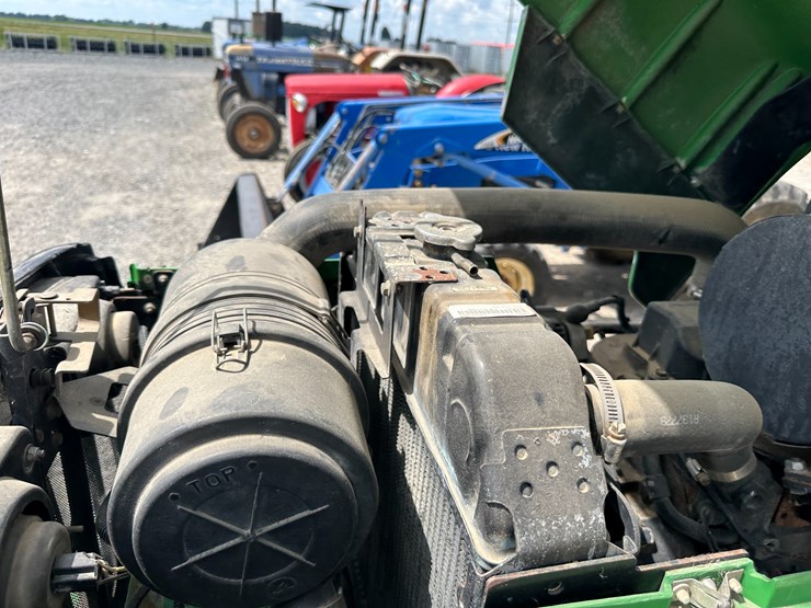 2005-john-deere-5205-image-38