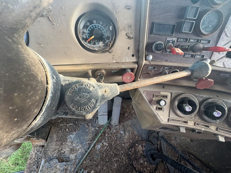 1982-mack-r686-image-67