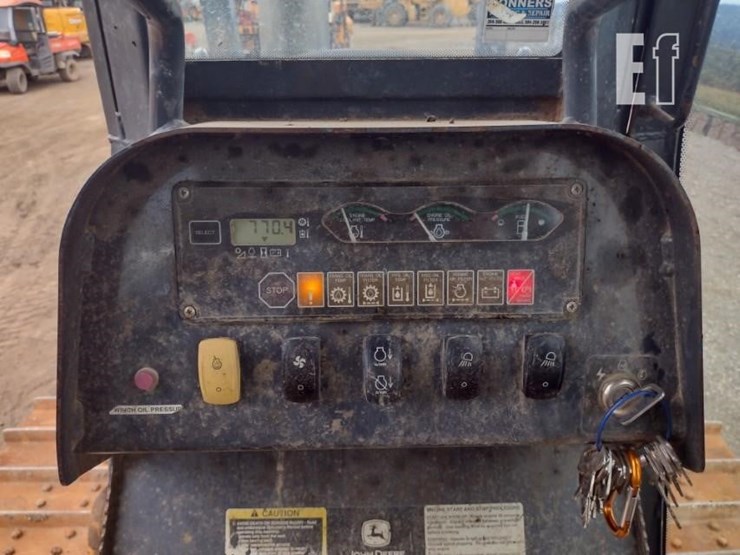 2006-deere-700j-lt-image-7