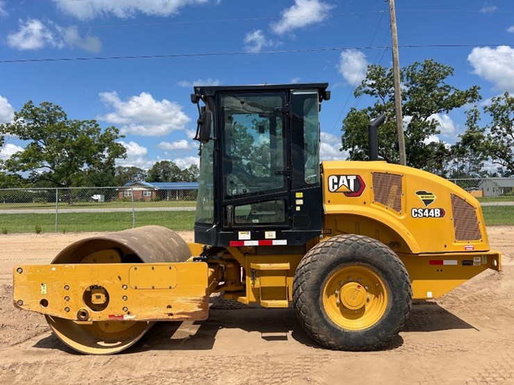 2022-caterpillar-cs44b-image-1