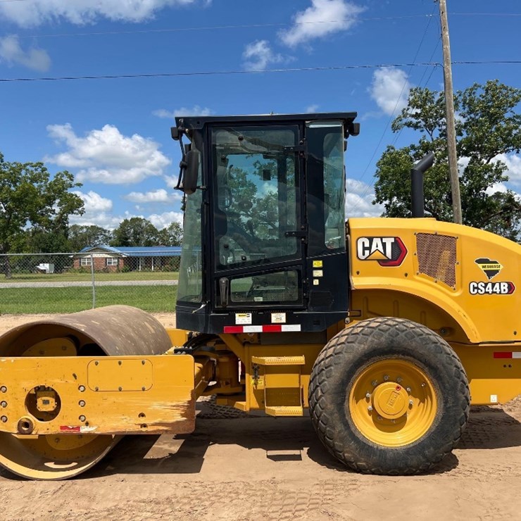 2022 CATERPILLAR CS44B