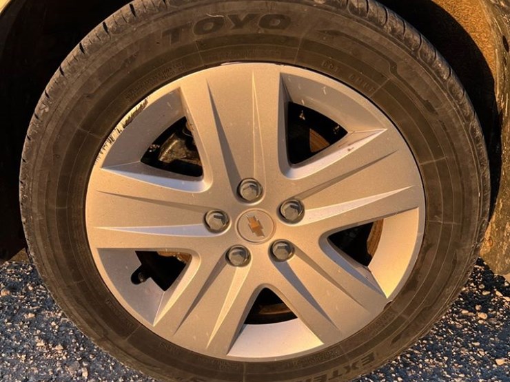2011-chevrolet-impala-sedan-(np6086)-image-6