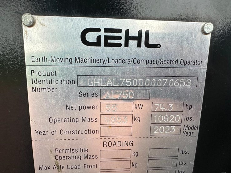 2023-gehl-al750-image-64