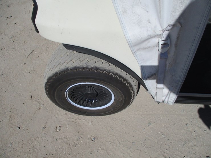 club-car-golf-shuttle-cart,-image-11