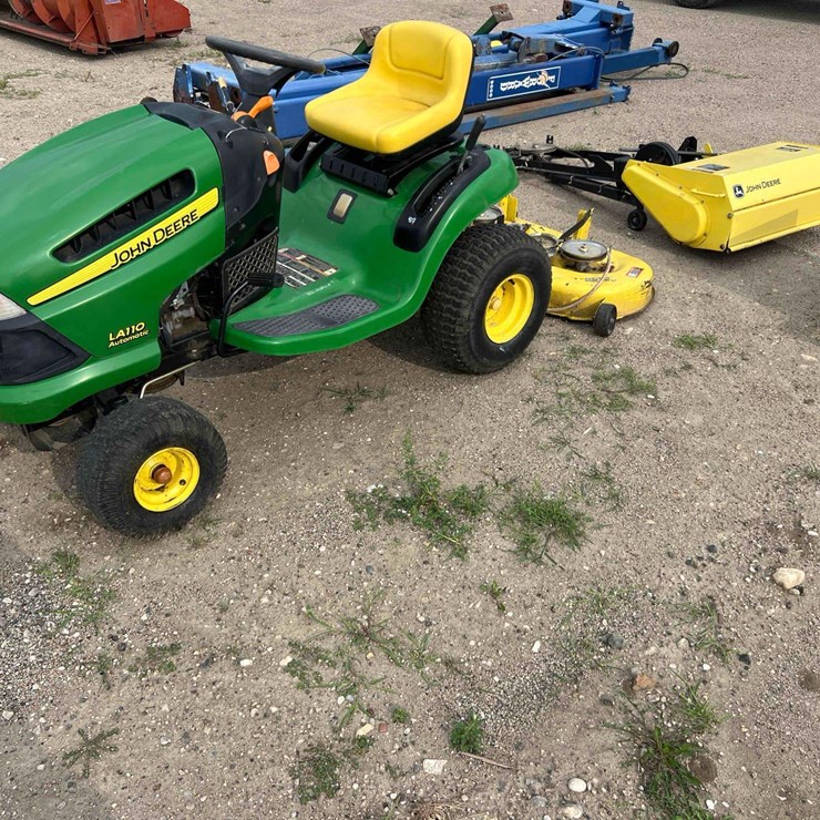 JOHN DEERE LA110