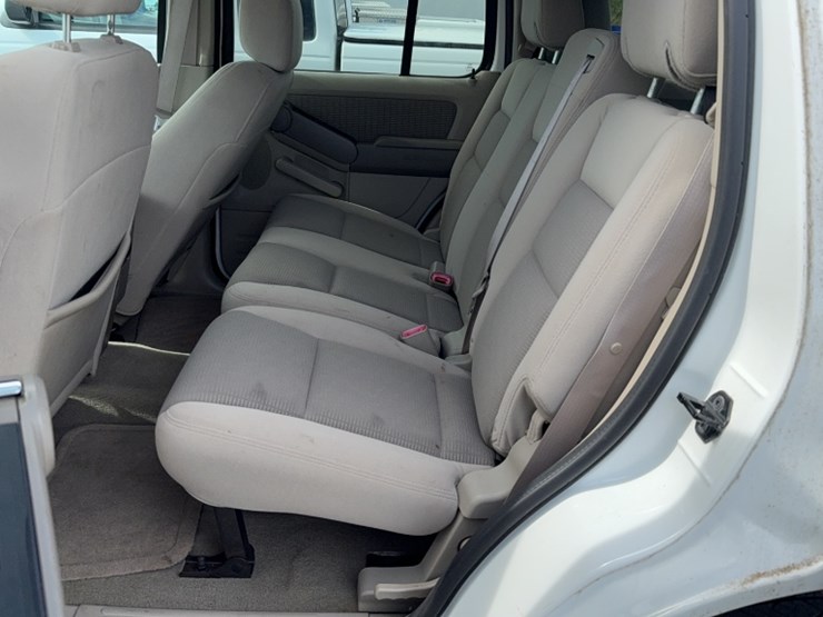 2006-ford-explorer-image-14