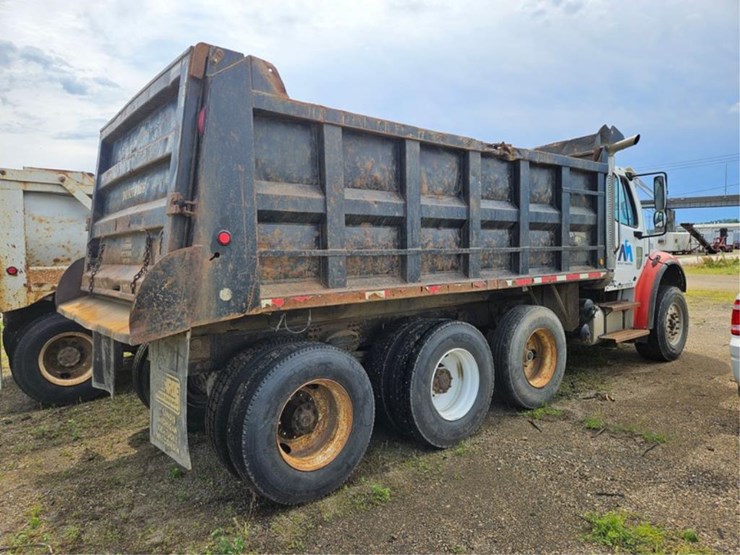 #2526-•-2007-freightliner-m2-tandem-axle-dump-truck-image-4