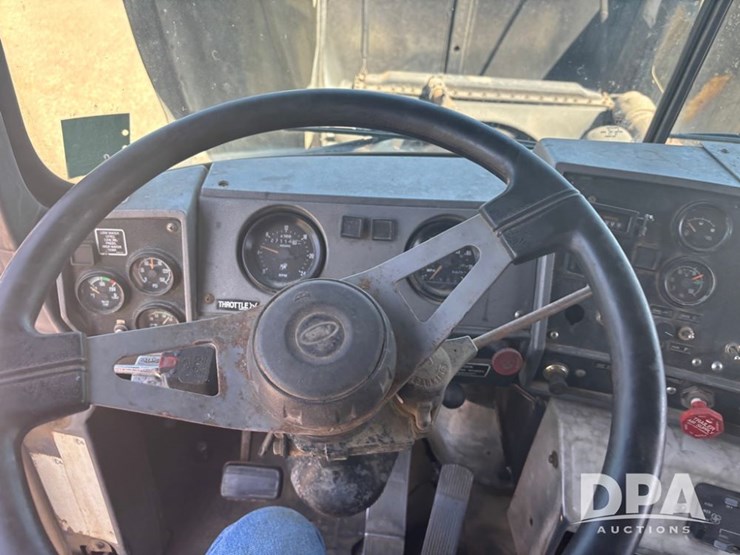 1995-mack-rd690s-image-71
