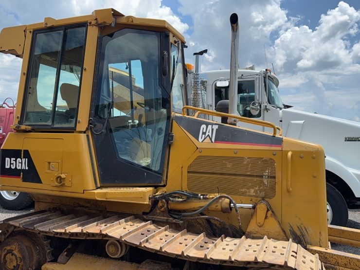 2004-caterpillar-d5g-xl-image-4