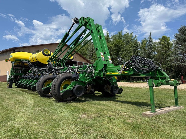 2014-john-deere-1770nt-image-62