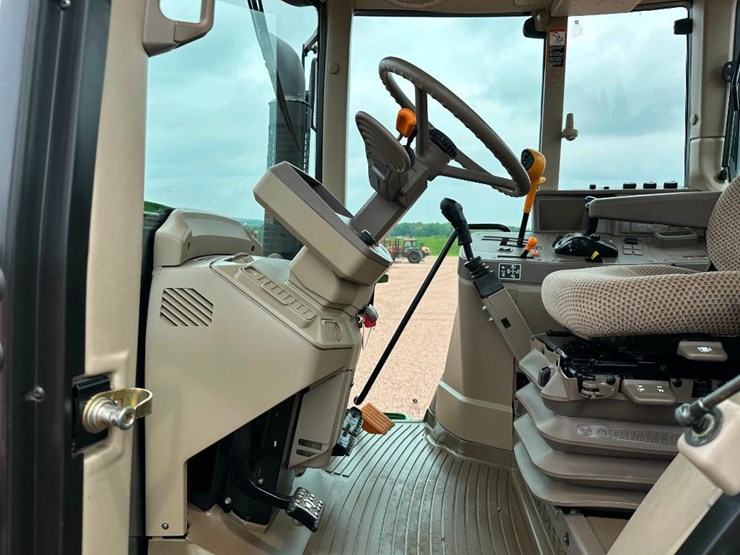 2014-john-deere-6115m-image-52