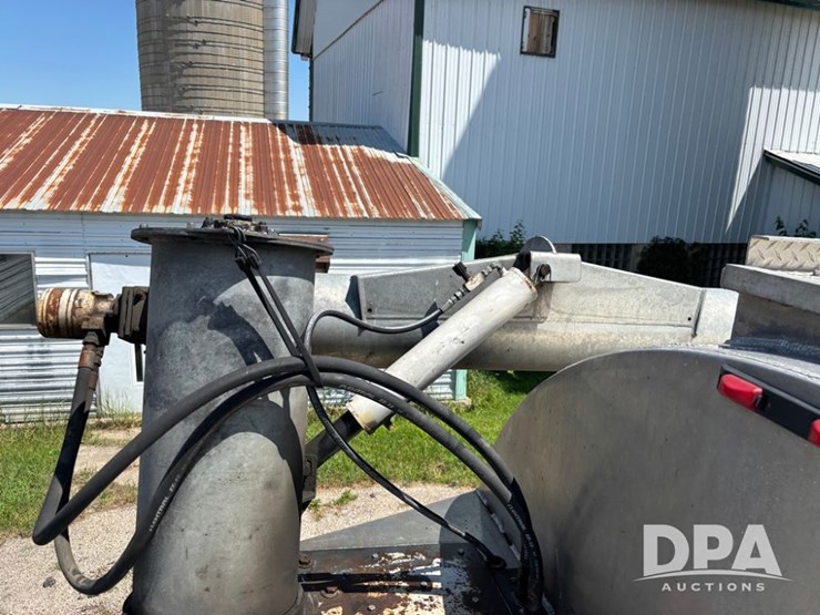 2013-warren-feed-box-(dr11783)-image-21
