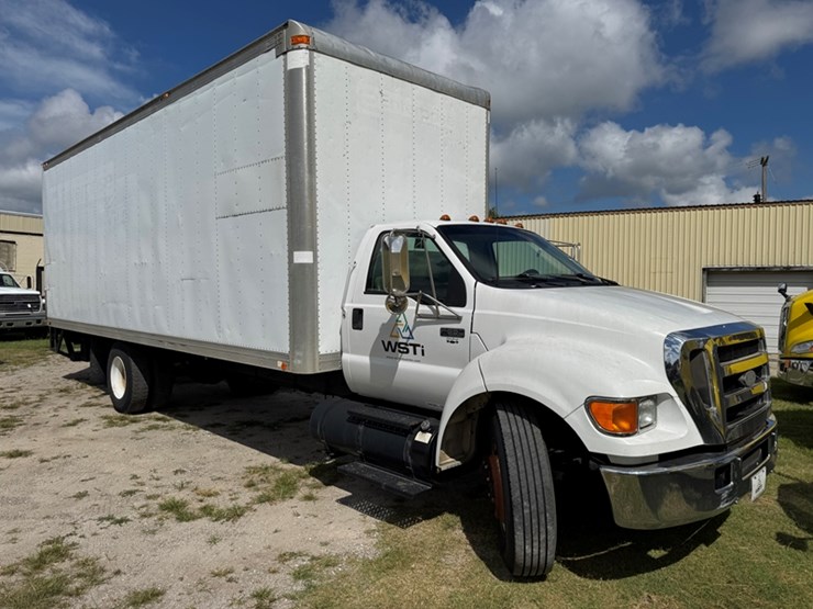 2006-ford-f650-xl-image-2