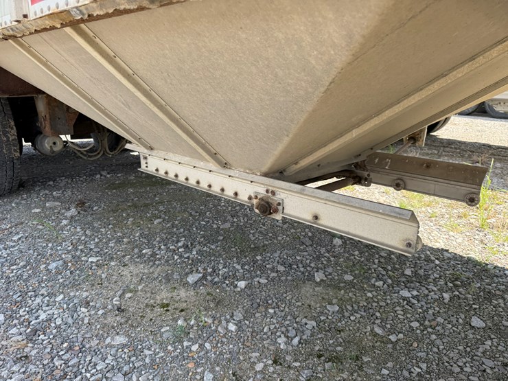 2011-merritt-42'-x-96"-image-45