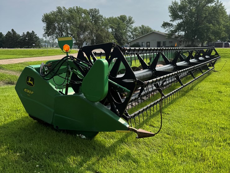 2005-john-deere-630f-image-9