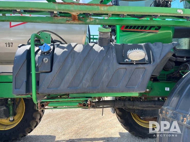 2020-john-deere-r4045-image-47