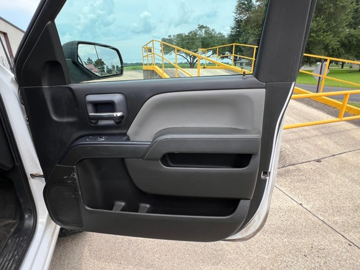 2015-chevrolet-silverado-2500hd-image-77