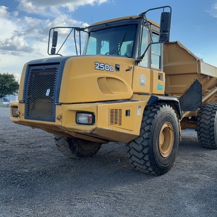 DEERE 250D