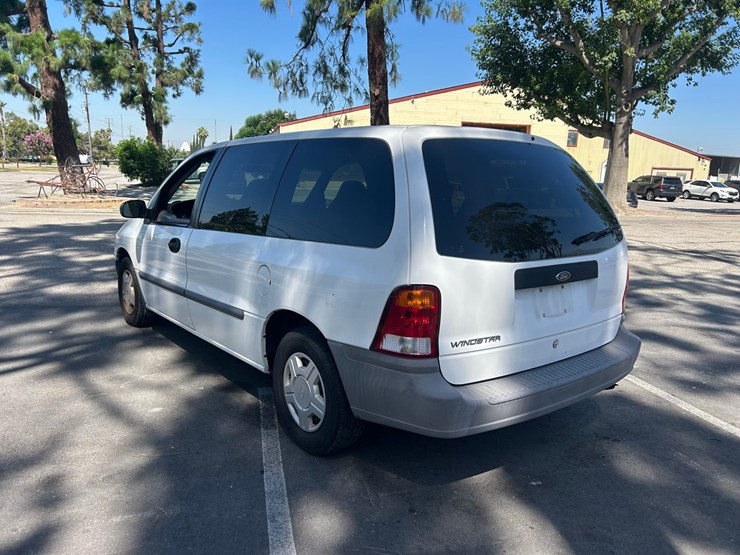 ford-windstar-image-3