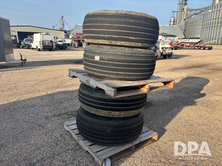 implement-tire-(dr11906)-image-2