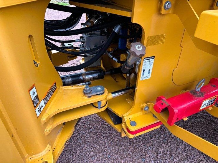 2018-deere-524kii-image-55