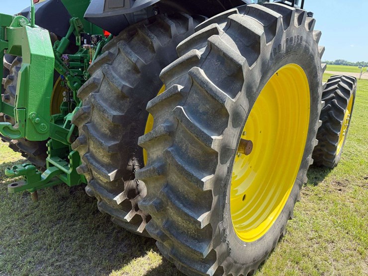 2021-john-deere-8r-340-image-47