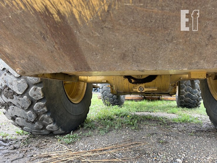 caterpillar-938g-image-13