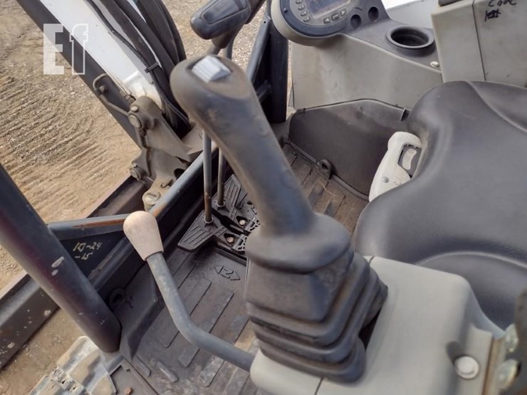 2017-bobcat-e35i-image-10
