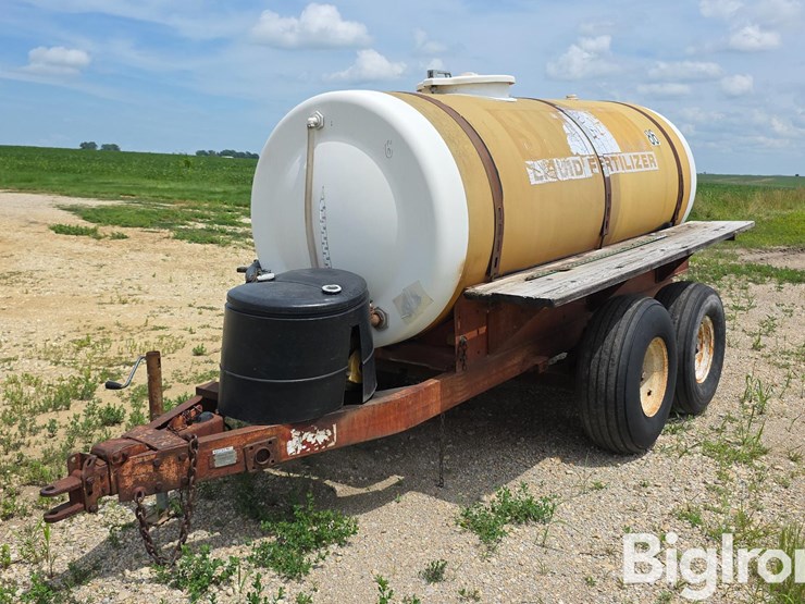clark-equipment-1,200-gallon-t/a-nurse-tank-trailer-image-1