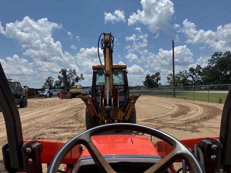 2005-kubota-l39-image-23