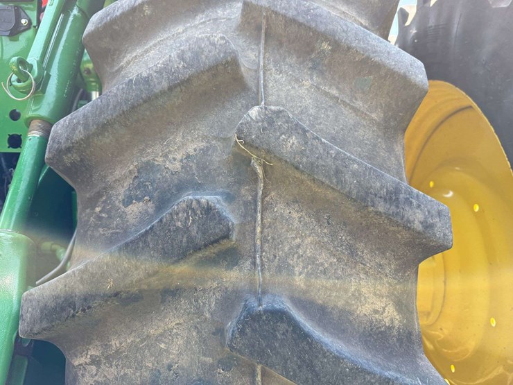 2021-john-deere-8r-340-image-51